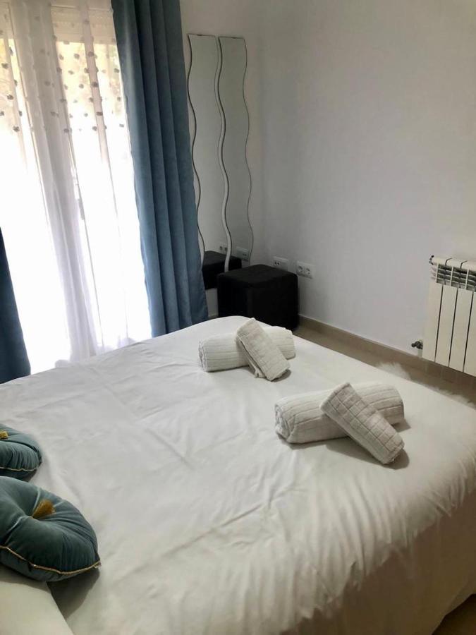 Villa Life . Precioso Bajo Frente Piscina Сусина Екстериор снимка