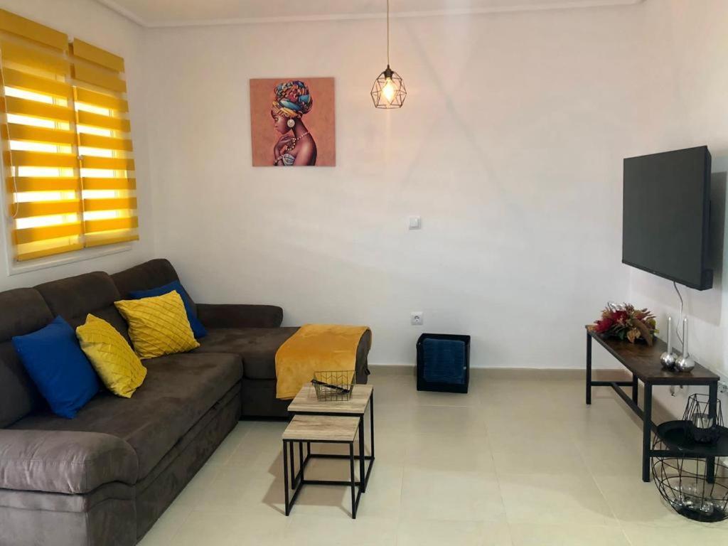 Villa Life . Precioso Bajo Frente Piscina Сусина Екстериор снимка